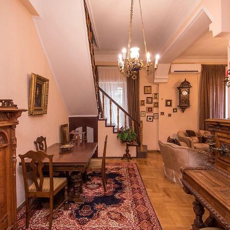 Lia'S Guest House Тбилиси Екстериор снимка