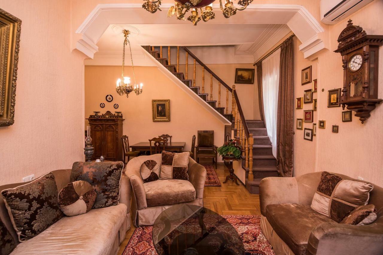 Lia'S Guest House Тбилиси Екстериор снимка