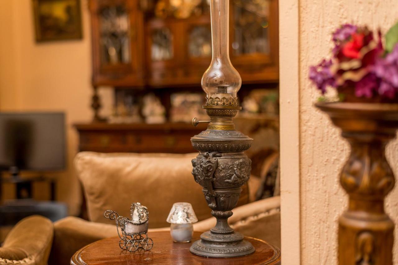 Lia'S Guest House Тбилиси Екстериор снимка