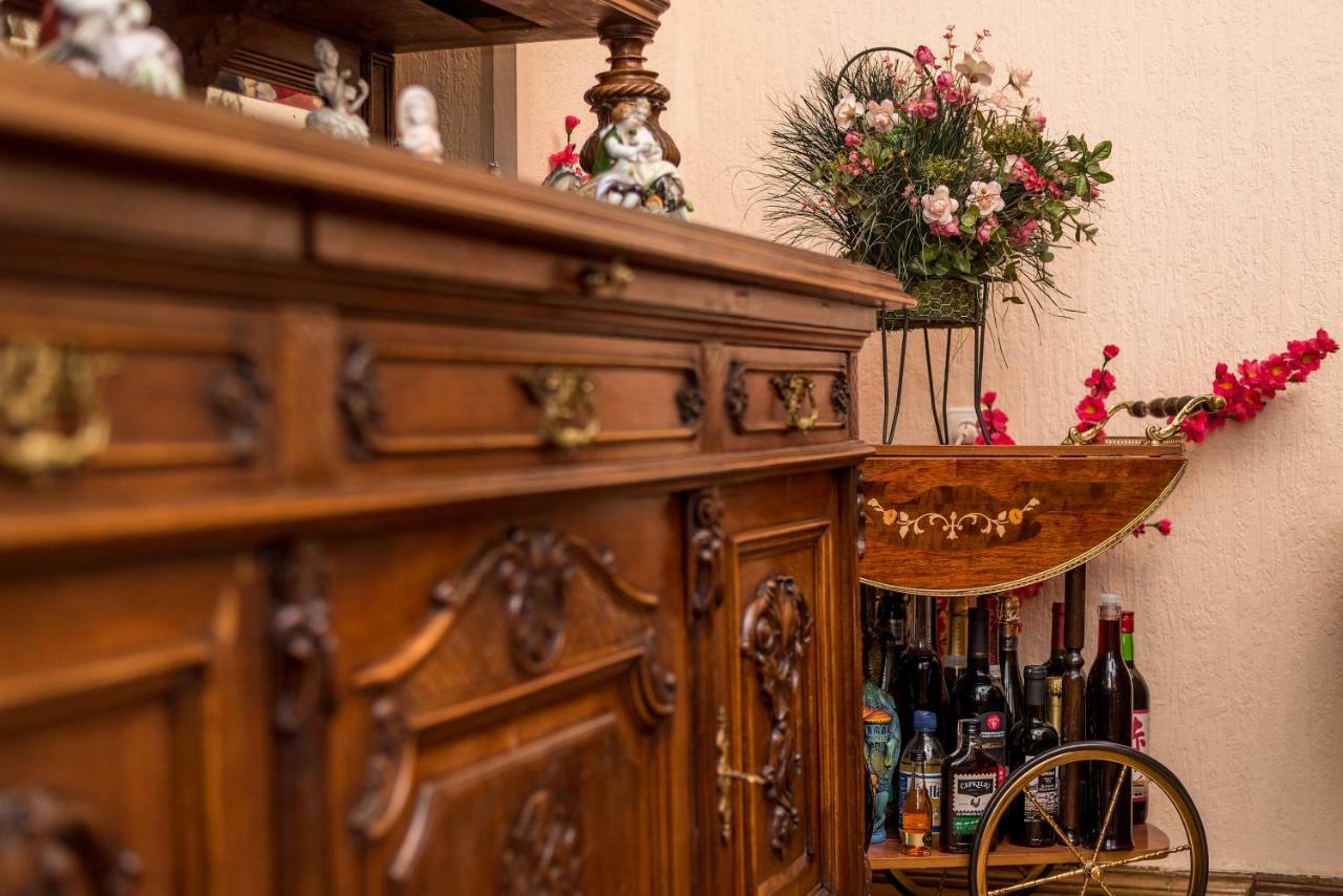 Lia'S Guest House Тбилиси Екстериор снимка