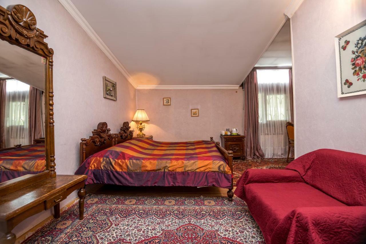 Lia'S Guest House Тбилиси Екстериор снимка