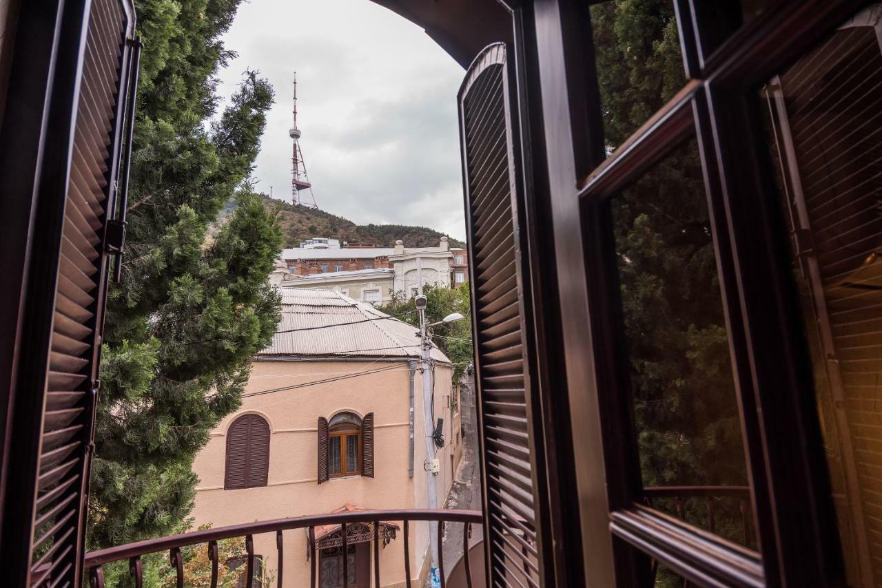 Lia'S Guest House Тбилиси Екстериор снимка