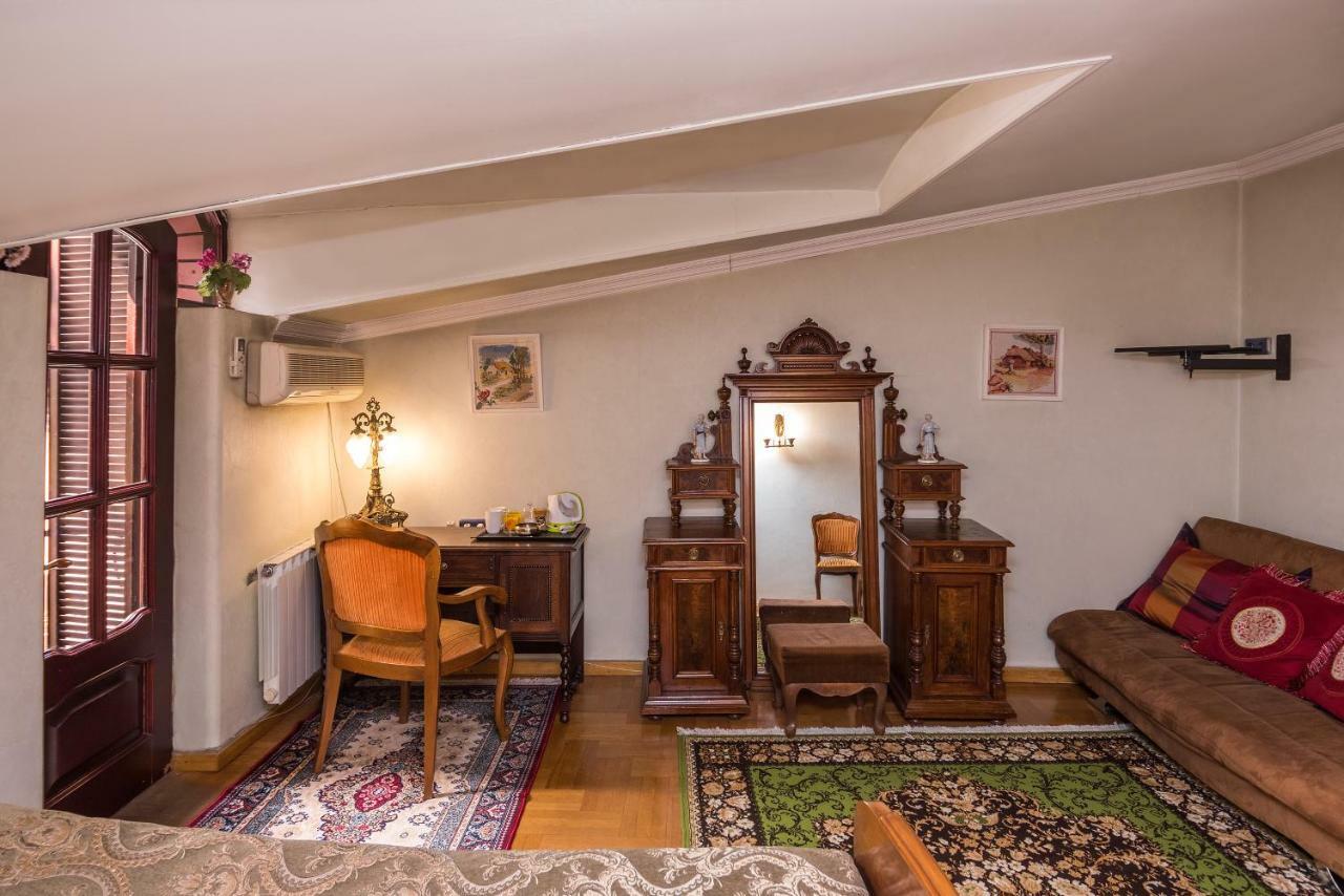 Lia'S Guest House Тбилиси Екстериор снимка