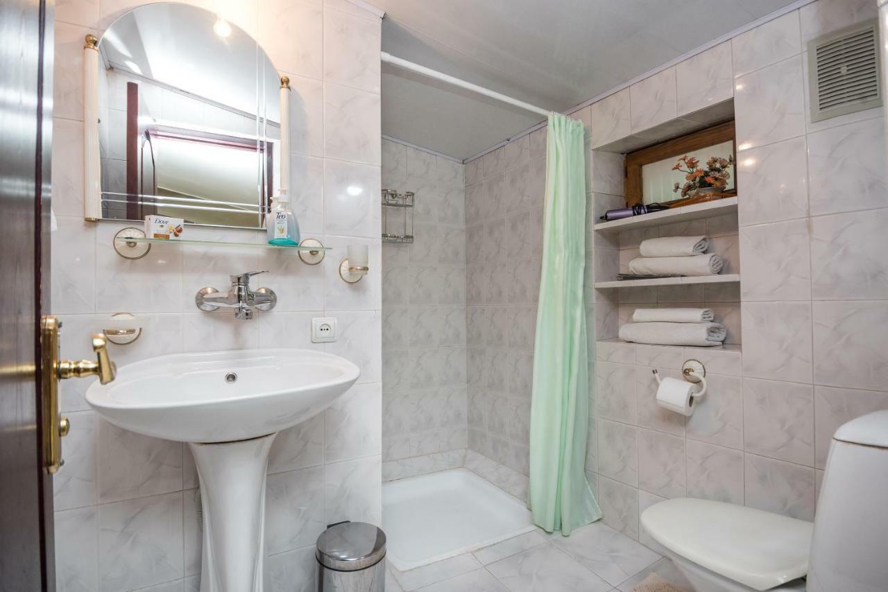 Lia'S Guest House Тбилиси Екстериор снимка