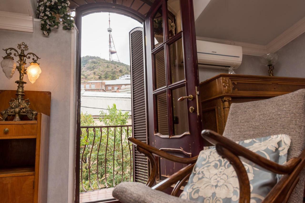 Lia'S Guest House Тбилиси Екстериор снимка